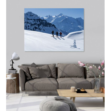 Poster photo skieurs dans la montagne enneigée